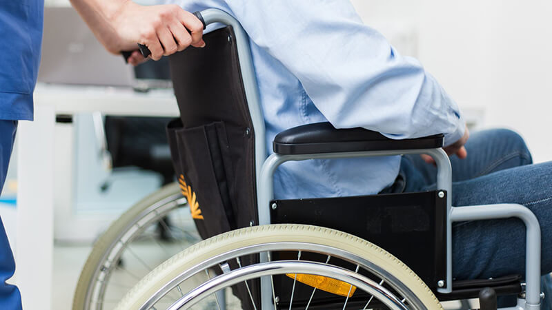 Persoanele cu handicap accentuat beneficiaza de insotitor
